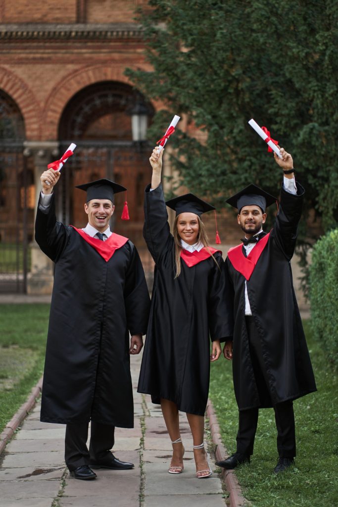 Mexican finance graduates